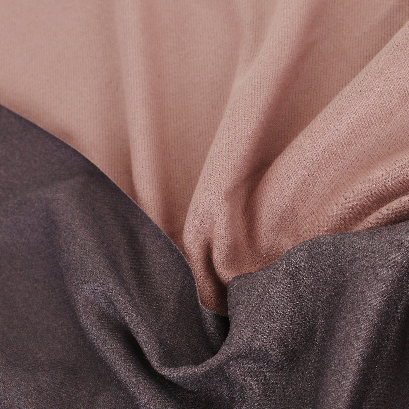 Палантин цвета шоколад Dispacci 