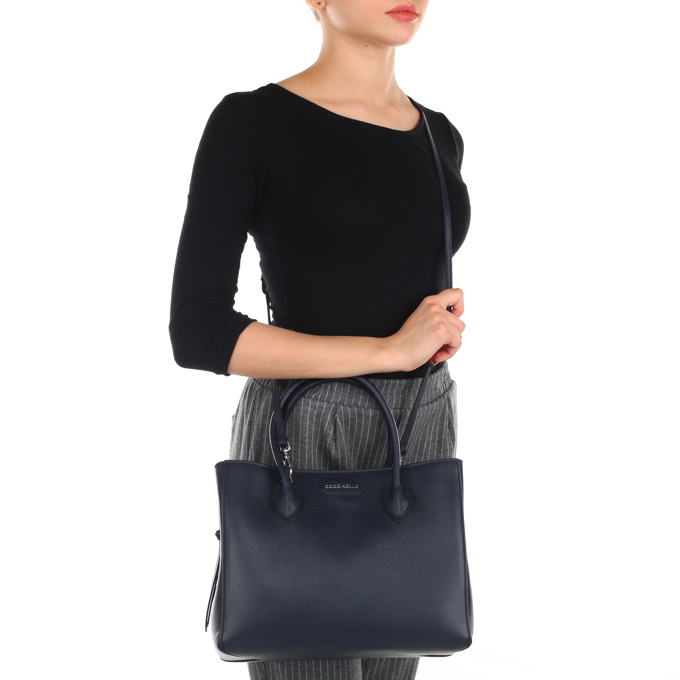 Женская кожаная сумка с плечевым ремешком Coccinelle Farisa