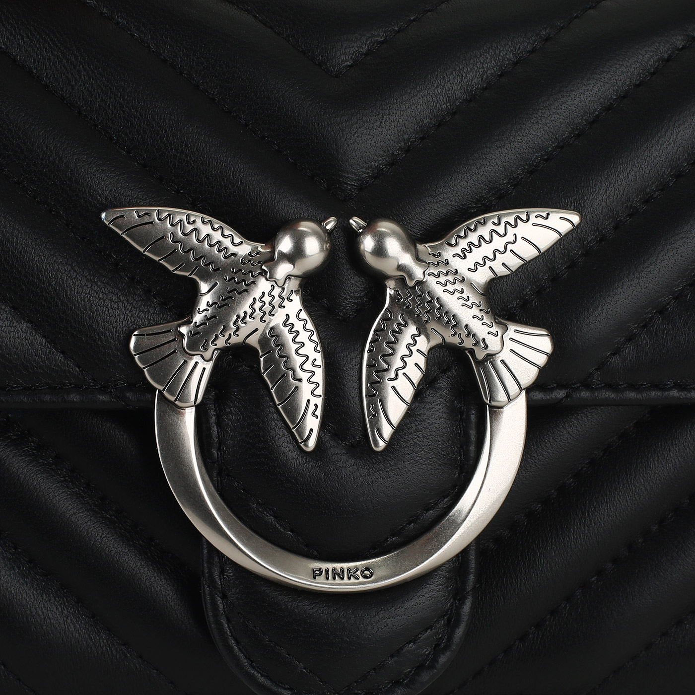 Сумка через плечо с цепочкой Pinko Chevron