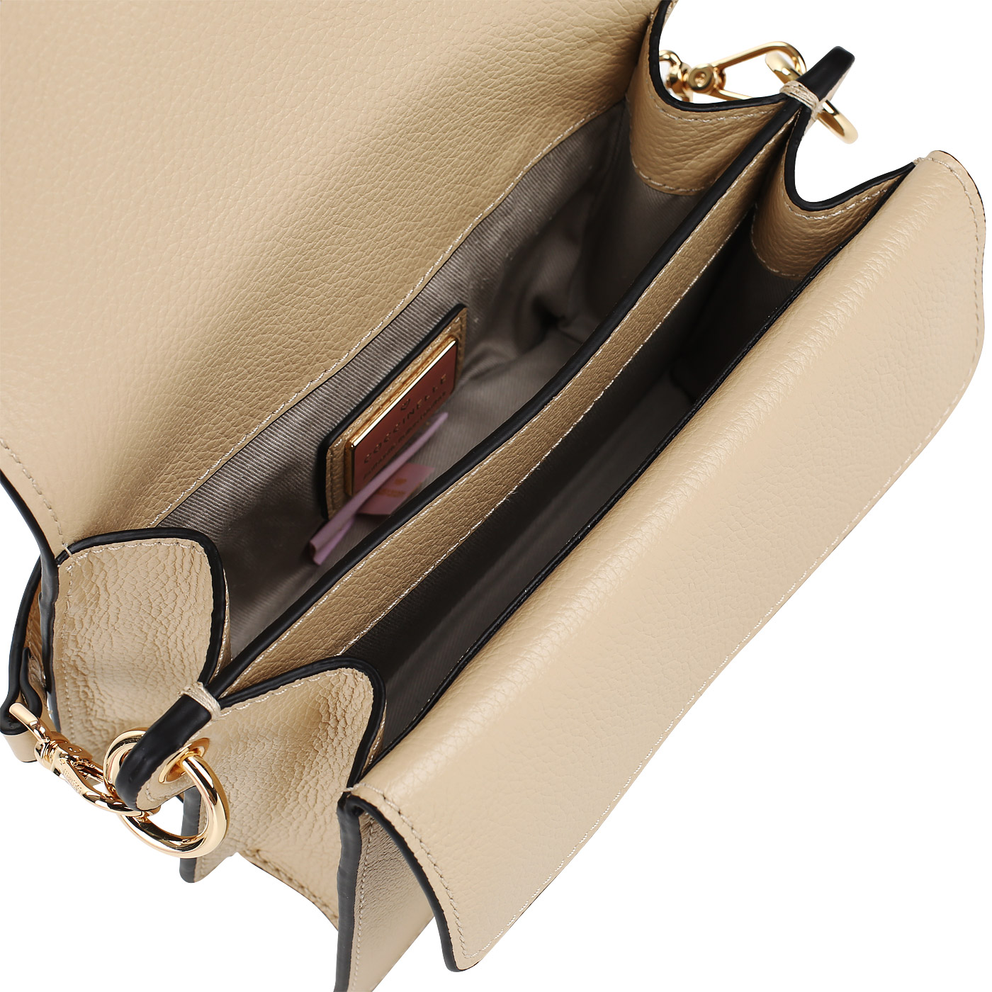 Бежевая сумочка с откидным клапаном Coccinelle Ambrine soft