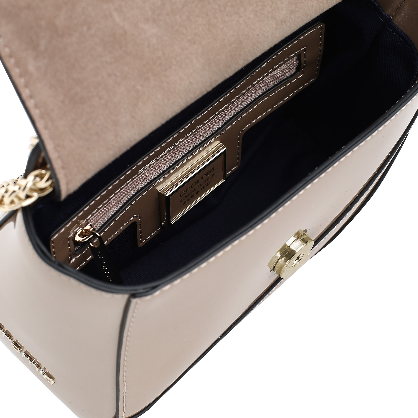 Лаковая кожаная сумочка на цепочке Cromia Koa